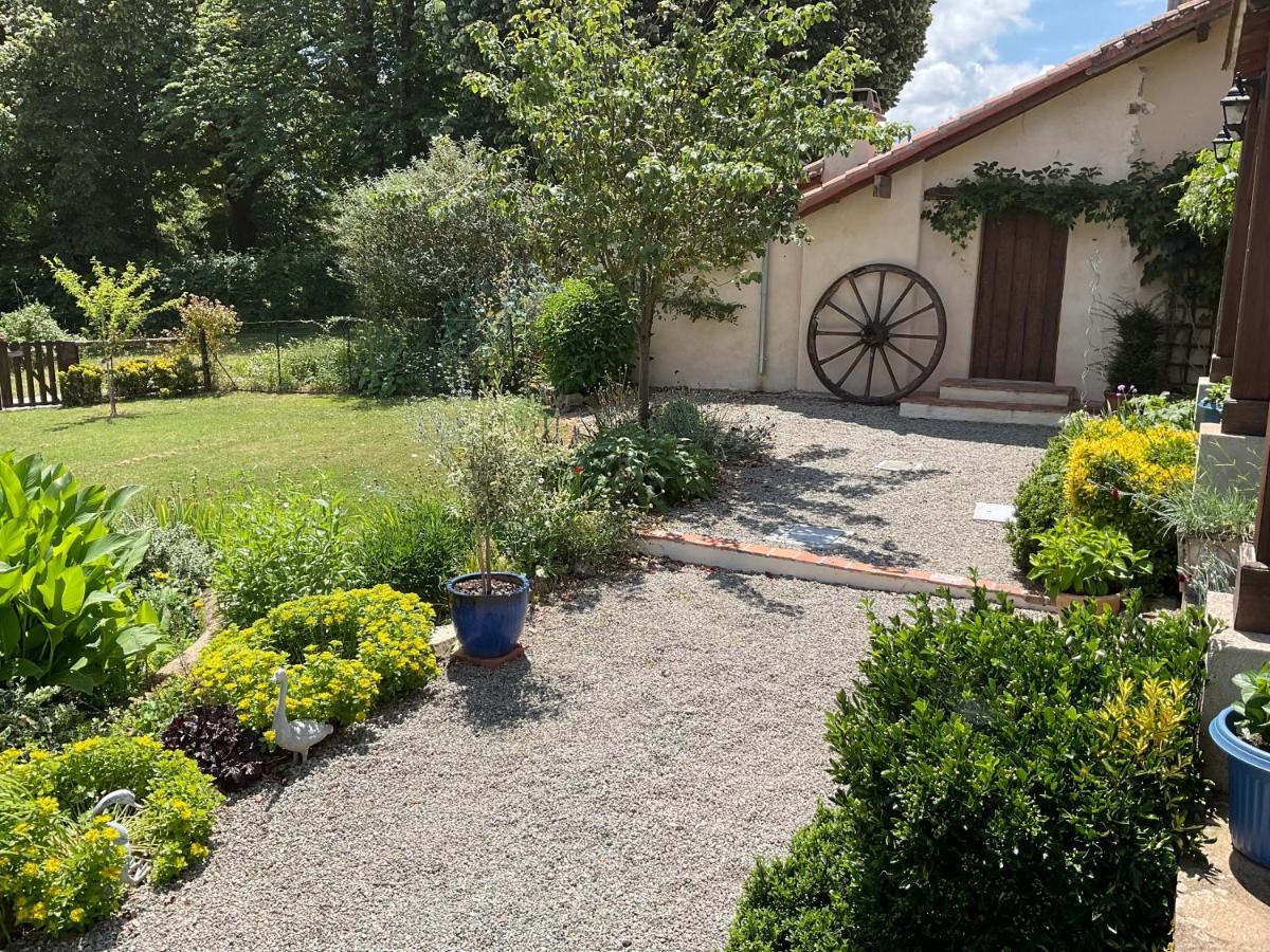 La Grange Terrou Vendégház Saint-Germain-de-Confolens Kültér fotó